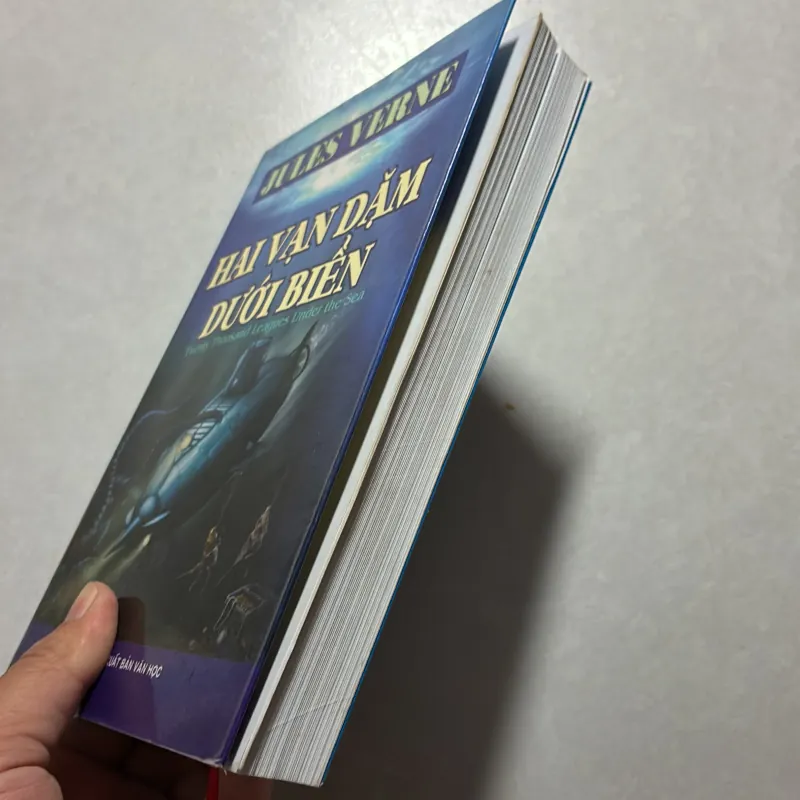 Hai vạn dặm dưới đáy biển - Jules Verne 756103