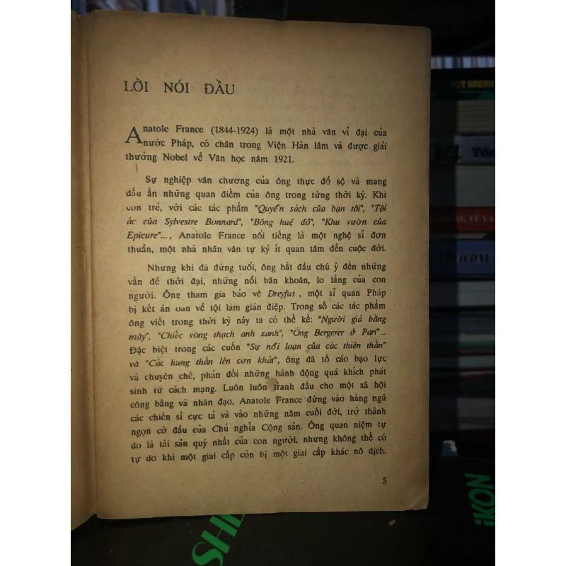 Các hung thần lên cơn khát - Anatole France  795491