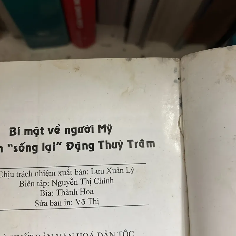 II Bí Mật Cuộc Đời Người Mỹ Làm “Sống Lại” Đặng Thuỳ Trâm - FREDERIC WHITEHURST - 2005 675182