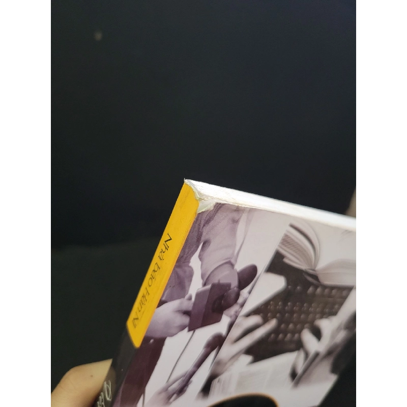 Viết báo và theo đuổi sự kiện mới 70% bẩn bìa, ố nhẹ, tróc bìa, tróc gáy 2017 Nhà báo Hàn Ni HCM3004 KỸ NĂNG 918901