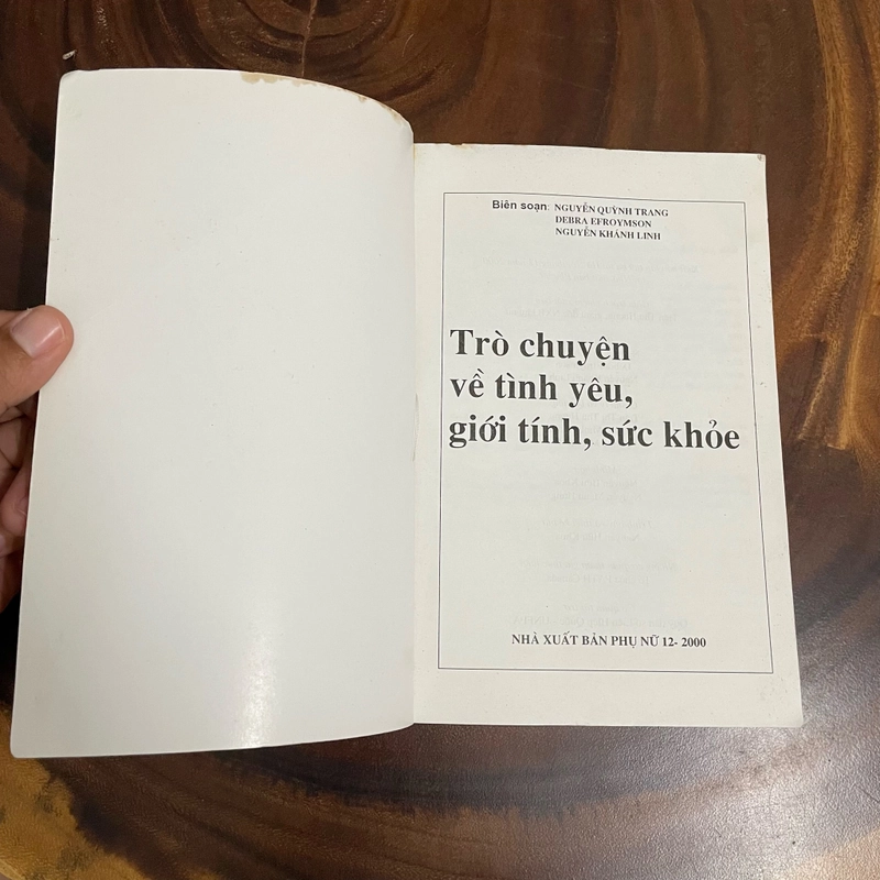 II Tựa sách: Trò Chuyện Về Tình Yêu, Giới Tính, Sức Khoẻ - 2000 462884