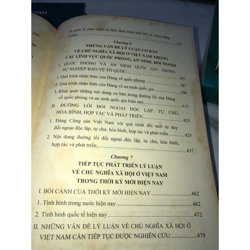 Chủ nghĩa xã hội ở Việt Nam những vấn đề lý luận từ công cuộc đổi mới  738086