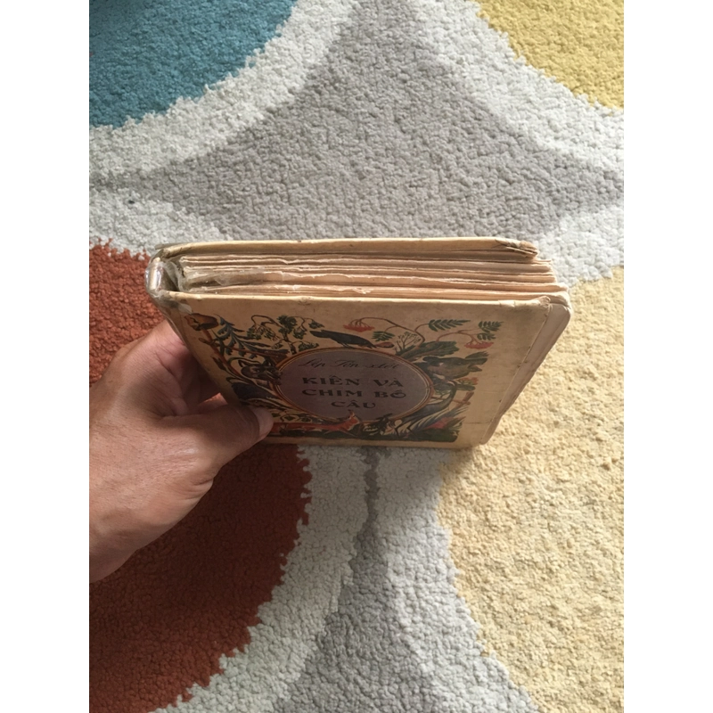 Kiến và Chim Bồ Câu - Lev Tolstoy ( NXB Cầu Vồng 1984) - Bìa cứng in màu 270762