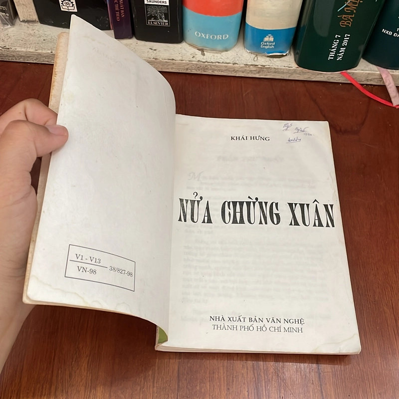 II Văn Học Việt Nam: Nửa Chừng Xuân - Khái Hưng - 1999 538271