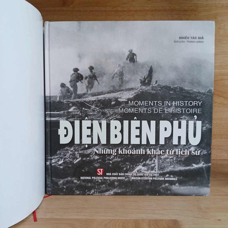 Điện Biên Phủ Những Khoảnh Khắc Từ Lịch Sử (Song Ngữ Việt - Anh) 539231