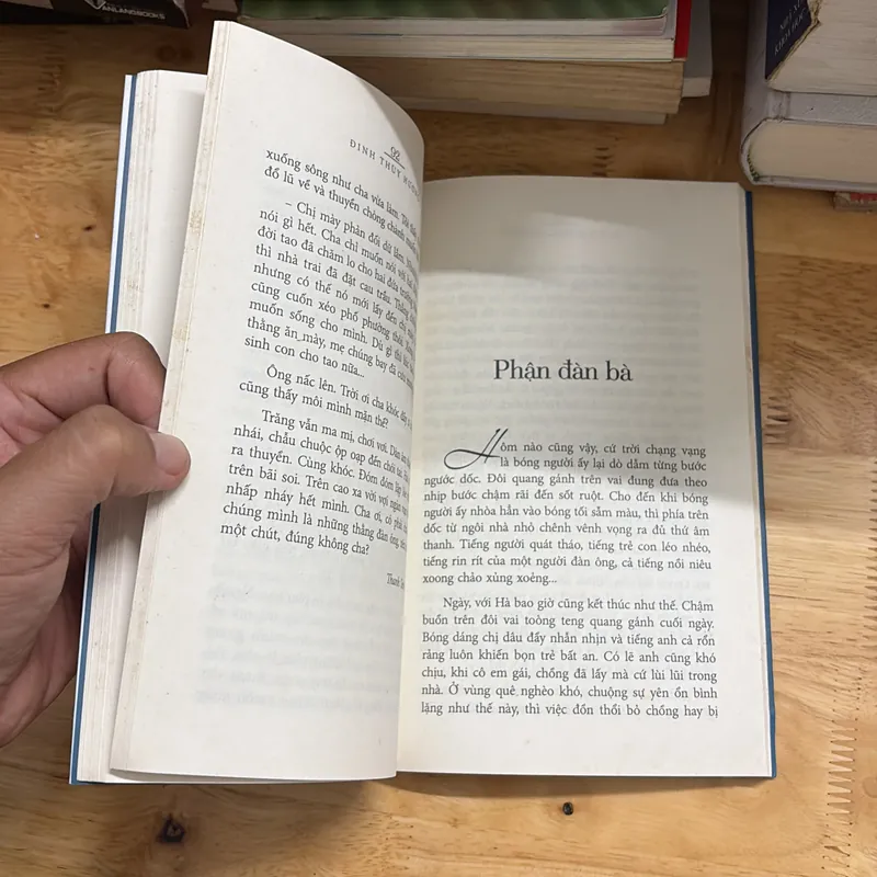 II Tập Truyện Ngắn: Dừng Lại Để Nghĩ - Đinh Thuỳ Hương - 2016 696005