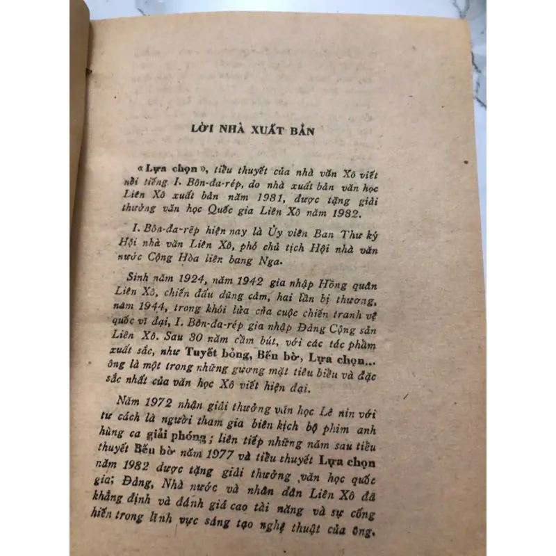 Lựa chọn – Iu. Bôn-đa-rép (Dịch giả: Võ Việt) 997299