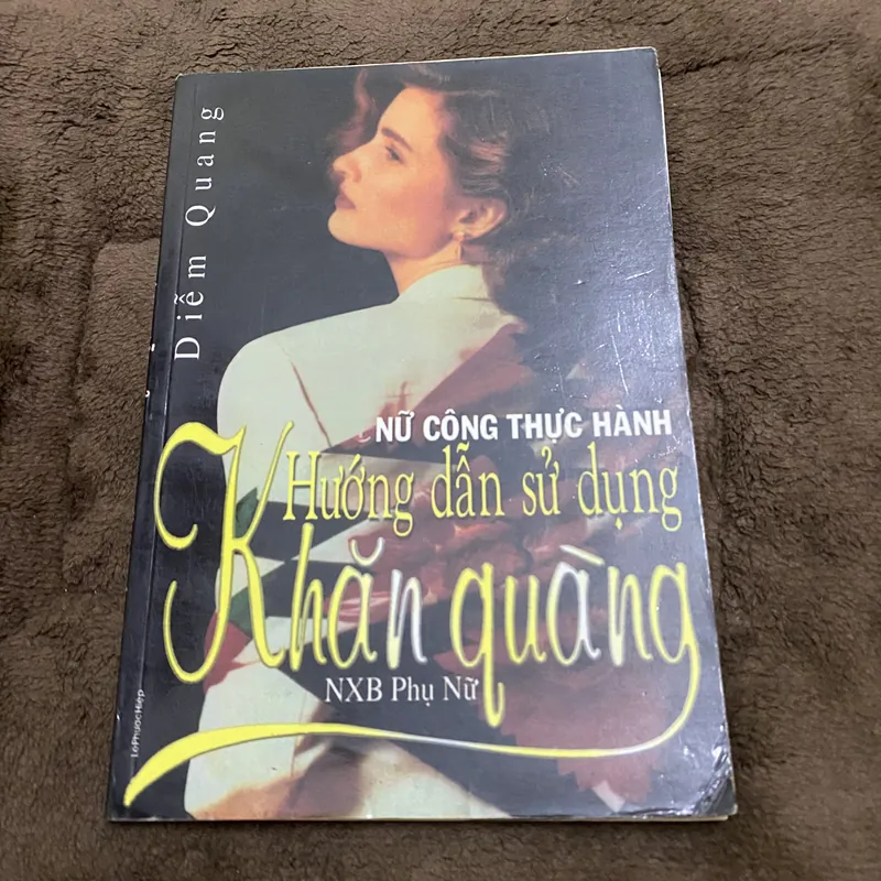 Hướng dẫn sử dụng khăn quàng 601699