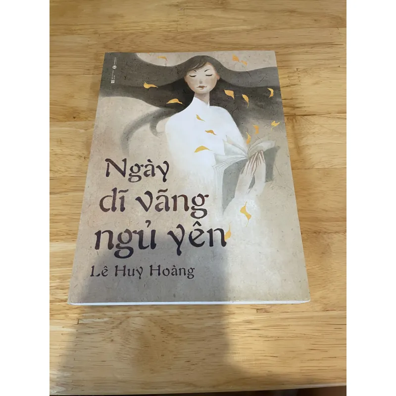 Combo 2 cuốn của Lê Huy Hoàng: "Cô gái tháng Mười" & "Ngày dĩ vãng ngủ yên" 796616
