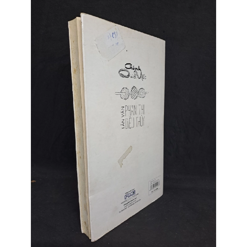[59K/kg] Gắn quà vặt - Phạm Thị Diệu Thùy mới 80% 2015 HCM2606 365288