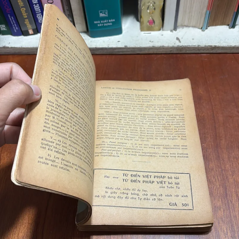 II Sách Xưa: Bài Học Về Ngôn Ngữ Và Văn Minh Pháp - Ban Tu Thư Tuấn Tú - 1966 925924