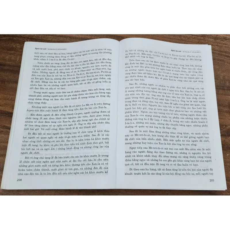 SPARTACUS - tác giả: Raffaello Giovagnoli | Giáo sư Phan Ngọc dịch (670 trang) 715197