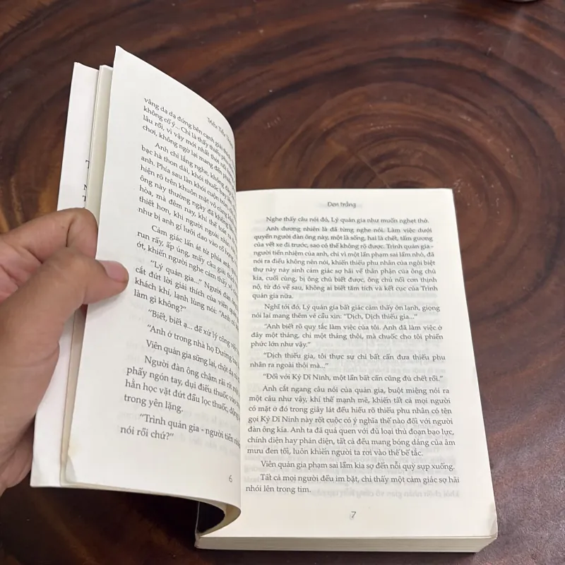 II Tiểu Thuyết: Đen Trắng - Triêu Tiểu Thành - Thuý Ngọc (Dịch) - 2016 976242