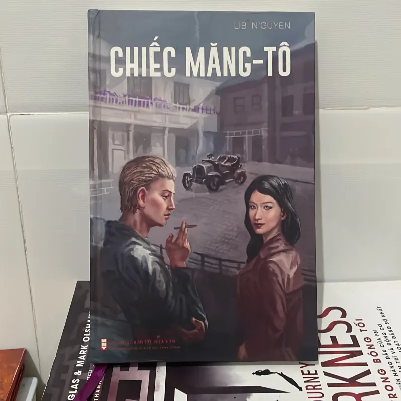 Chiếc măng tô 1004354