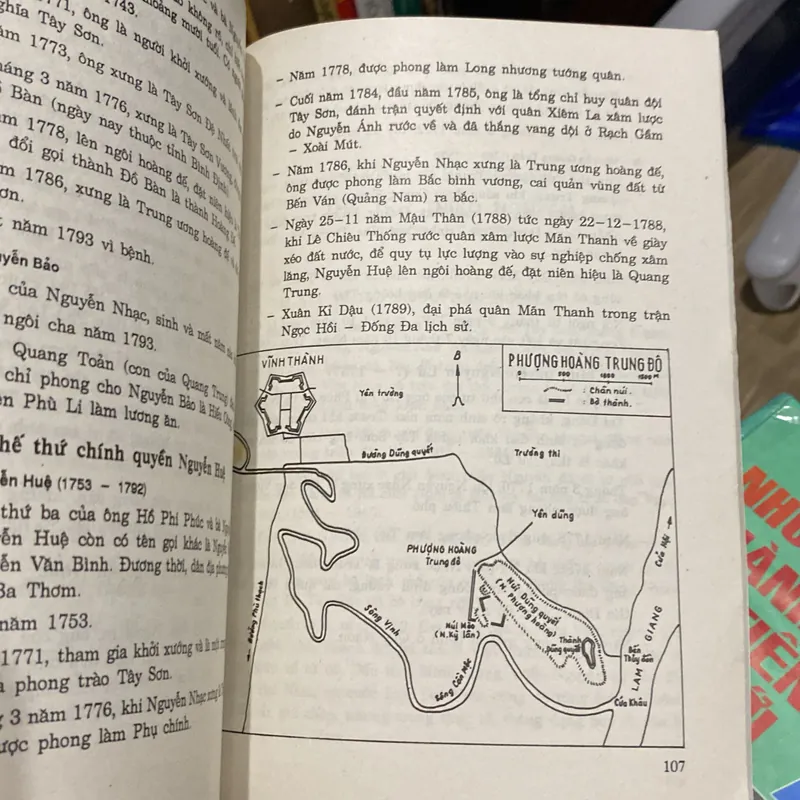 THẾ THỨ CÁC TRIỀU VUA VIỆT NAM (XB 2005) 697743