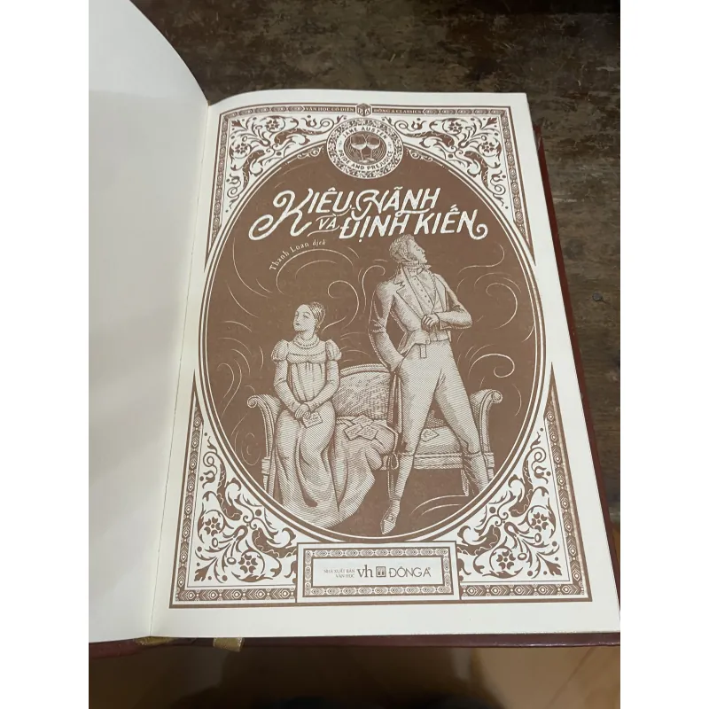 Kiêu hãnh và định kiến - sách decor bìa giả da 799643