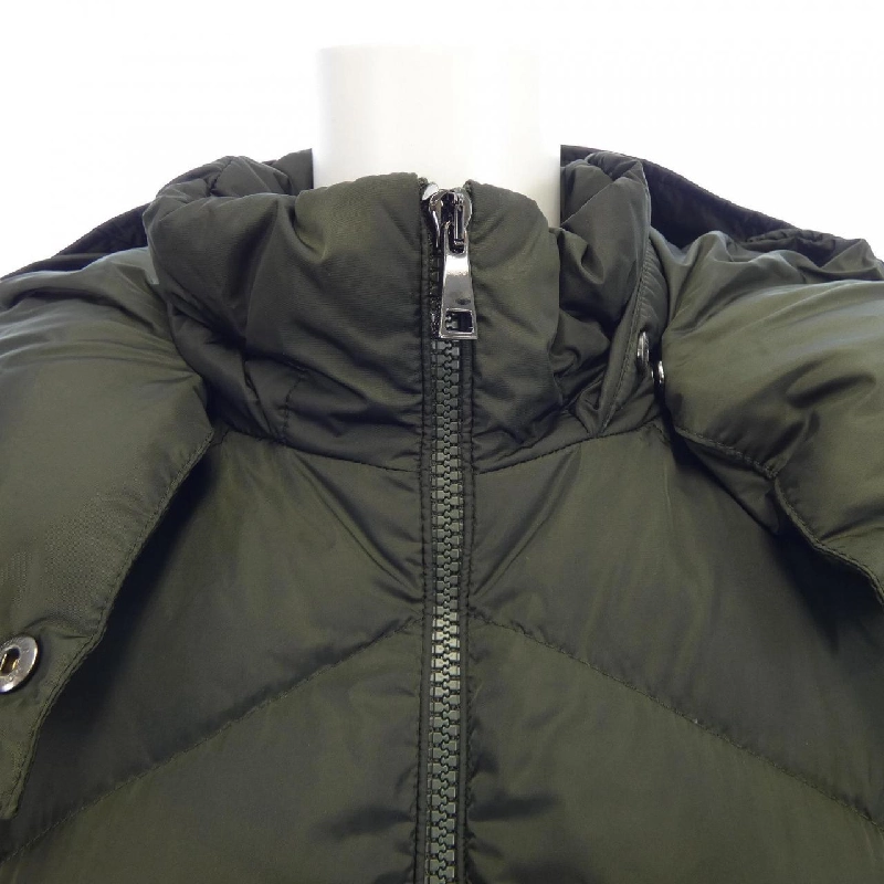 Áo khoác lông vũ MONCLER 640495