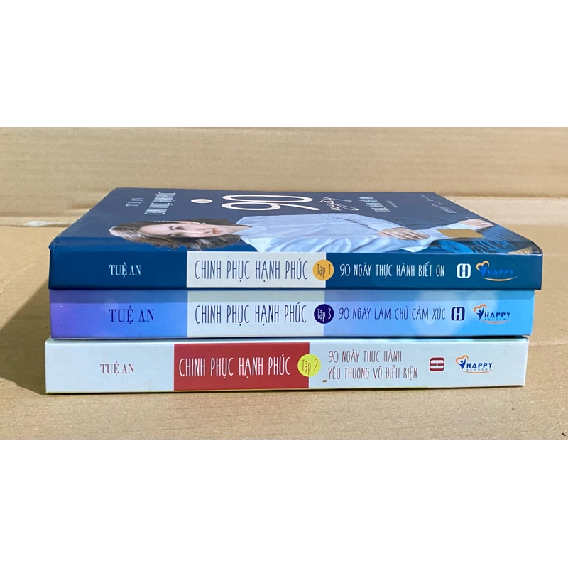 Combo Bộ sách Chinh Phục Hạnh Phúc: 90 Ngày Thực Hành Biết Ơn, 90 Ngày Thực Hành Yêu…. 537034