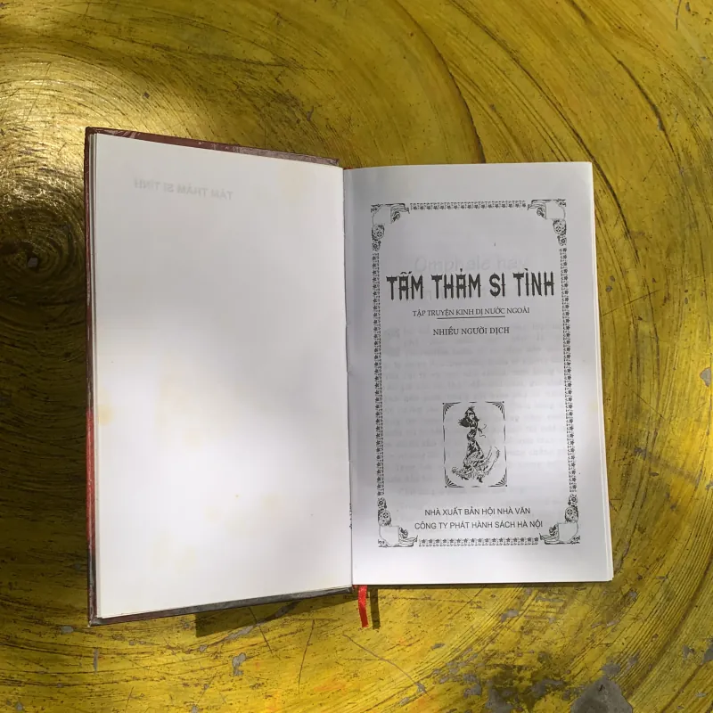 TẤM THẢM SI TÌNH TẬP TRUYỆN KINH DỊ THẾ GIỚI  937246