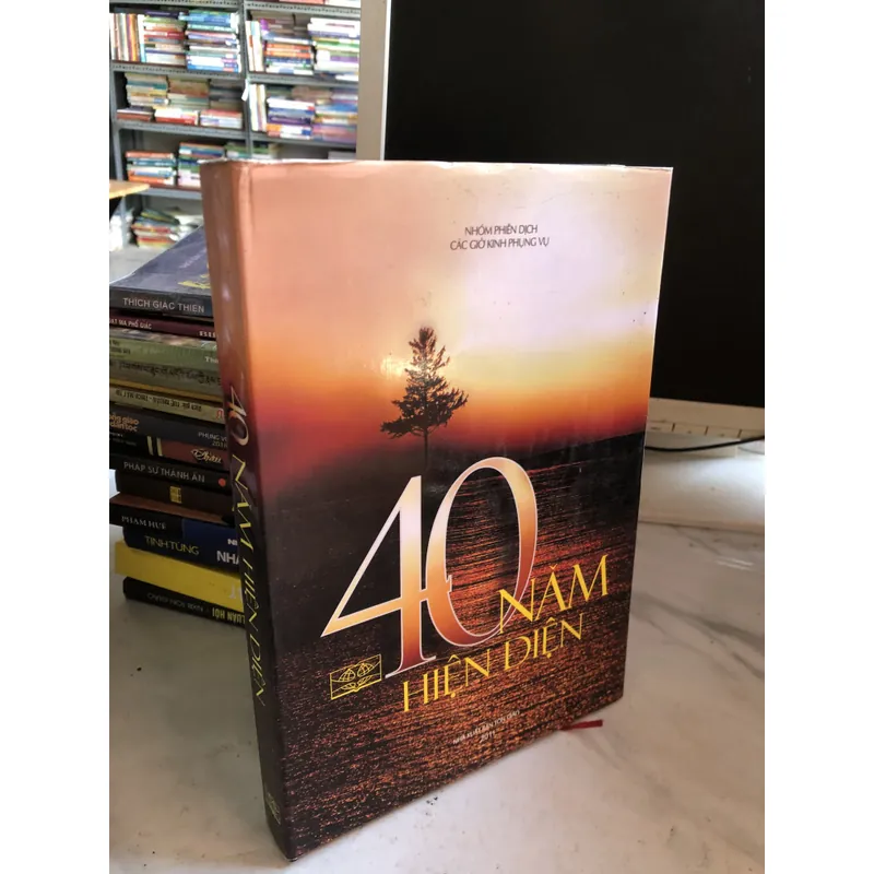 40 năm hiện diện 712077