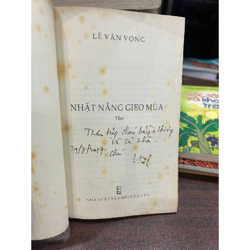 Thơ nhặt nắng gieo mùa - Lê Văn Vọng 932863