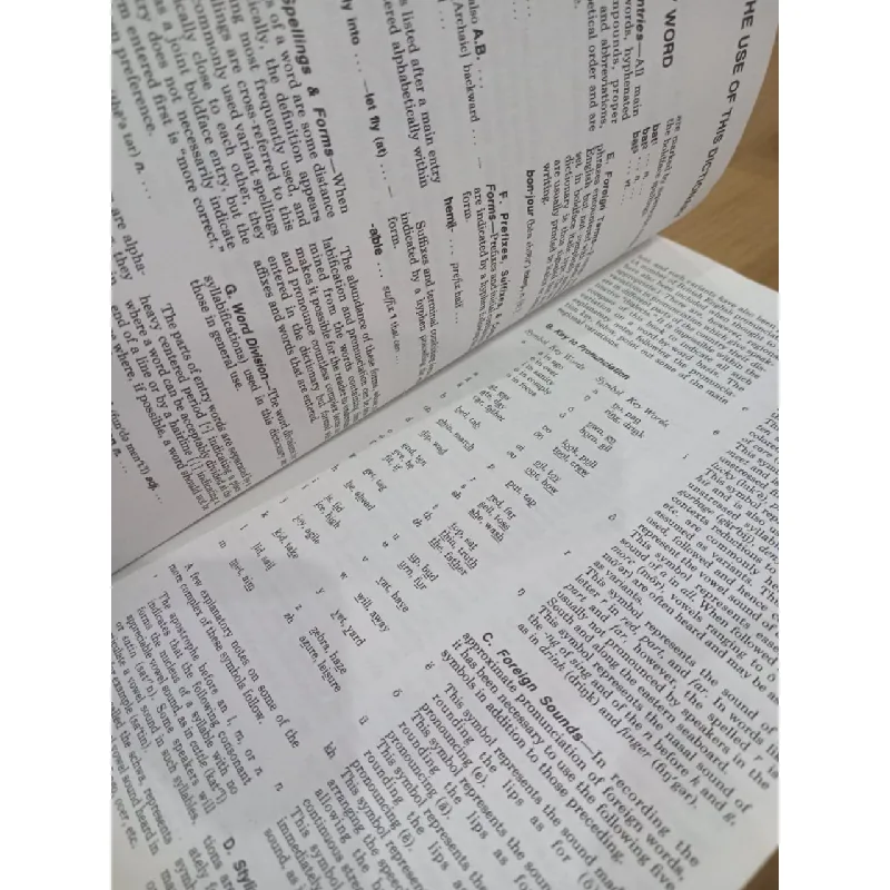 Webster's new world compact school and office dictionary 574151