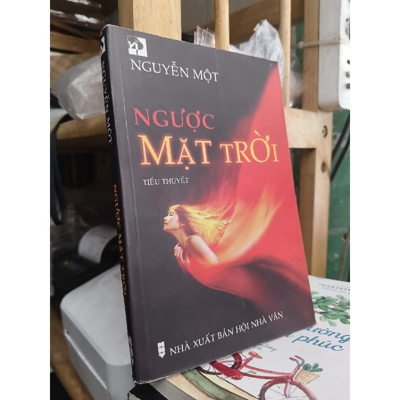 Ngược mặt trời - Nguyễn Một 396117