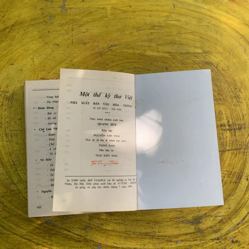 MỘT THẾ KỶ THƠ VIỆT 1003961