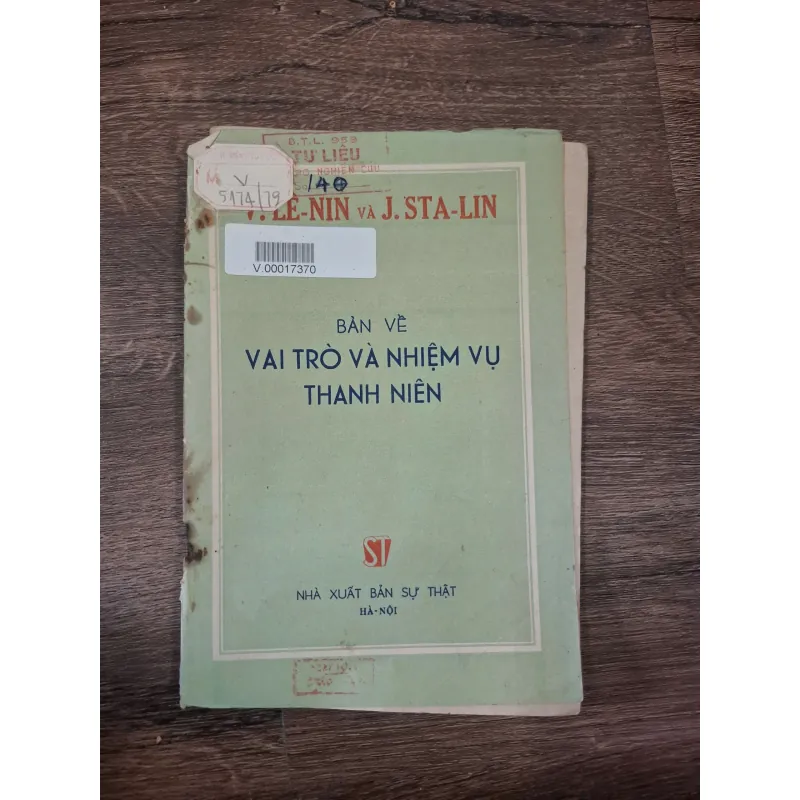 Bàn về vai trò và nhiệm vụ thanh niên - V.I. Lê-nin và J. Sta-lin - Chính trị & Thanh niên 728597