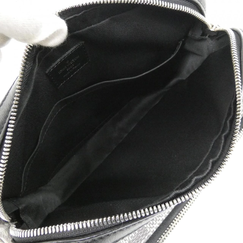 Túi đeo chéo Louis Vuitton Damier Graphite 3D Trio Messenger N50027 610376