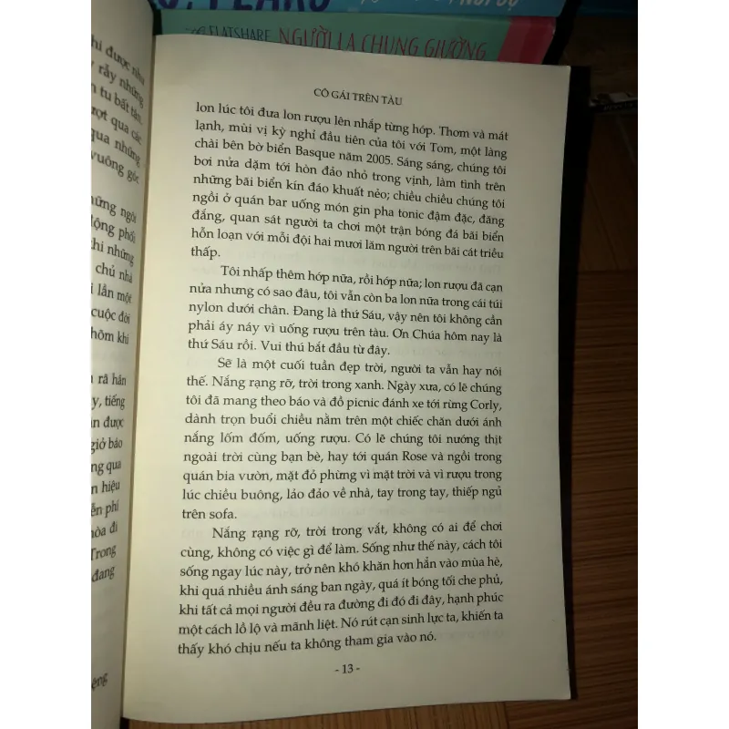 Cô gái trên tàu - Paula Hawkins 996389