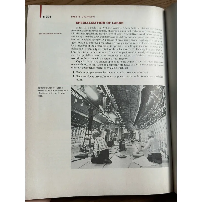 Management Concepts and Practices - Louis E. Boone & David L. Kurtz 787556