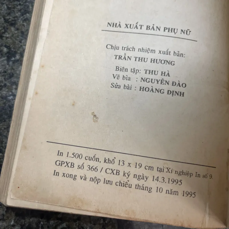 Dưới những cánh rừng Ô-rô Nam Hà xb1995 758416