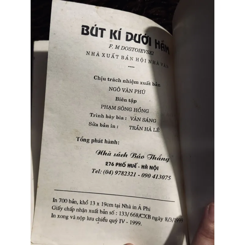 Bút ký dưới hầm 763370