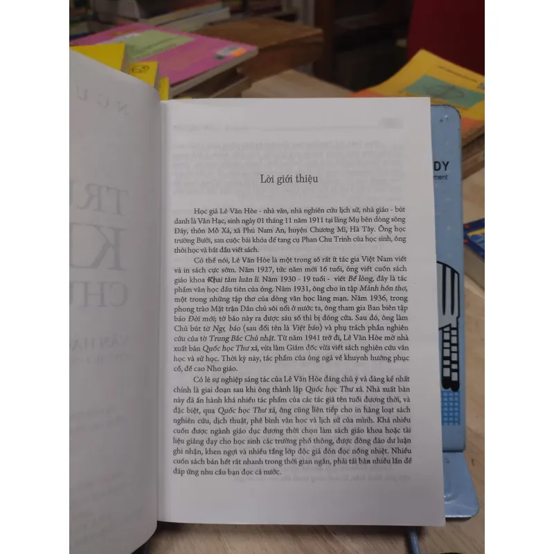 Sách: Truyện Kiều - Chú giải - TG: Lê Văn Hoè hiệu đính. chú giải, bình luận (B2) 786564