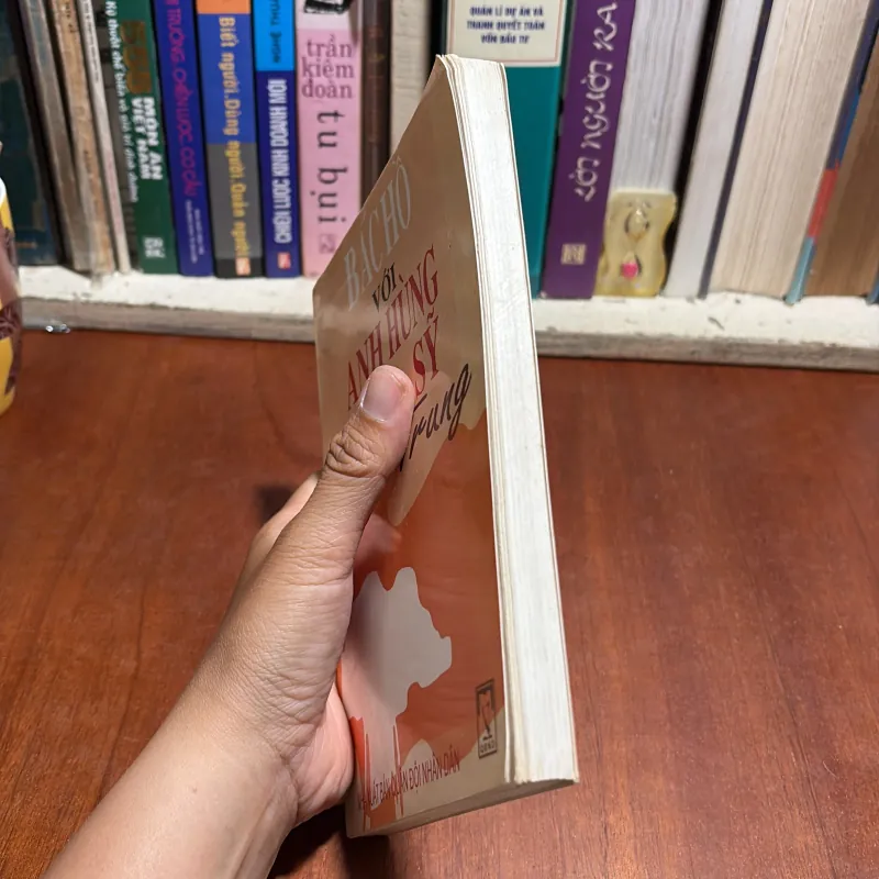 II Lịch Sử: Bác Hồ Với Anh Hùng Dũng Sỹ Miền Trung - 2001 958692