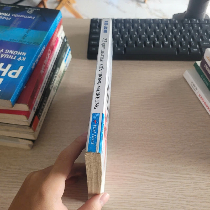 22 Quy Luật Bất Biến Trong Marketing – Al Ries, Jack Trout 528339