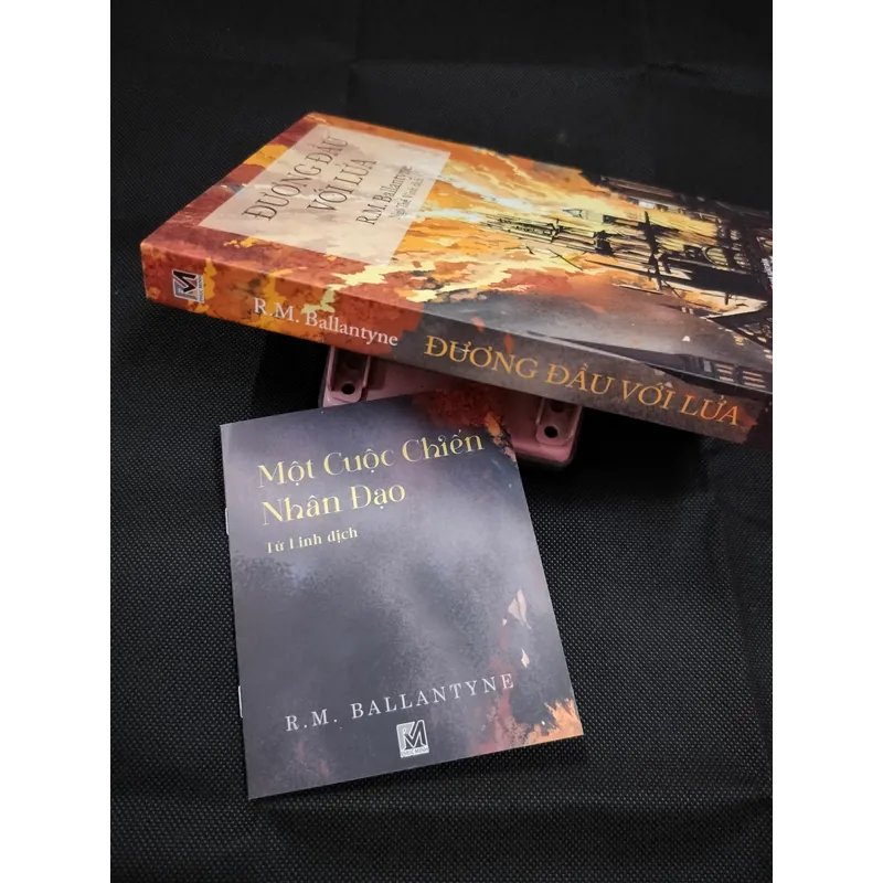 ĐƯƠNG ĐẦU VỚI LỬA - R.M.BALLANTYNE KÈM BOOKLET  557649