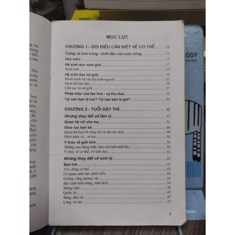 Sách: Trò chuyện về tình yêu, giới tính, sức khoẻ (B1) Tác giả: Nhiều tác giả 694423
