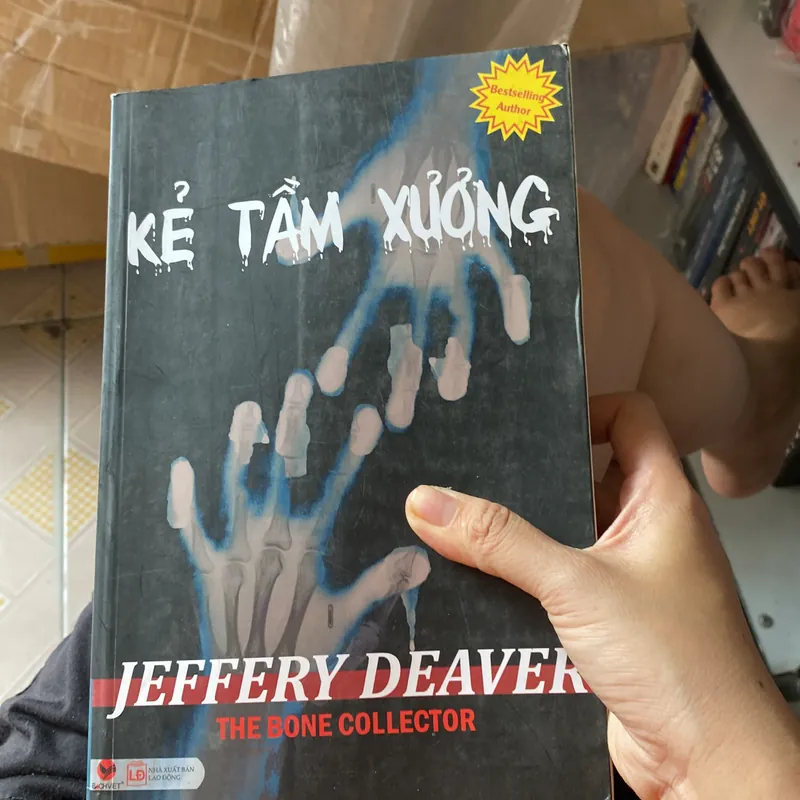 Kẻ tầm xương  574515