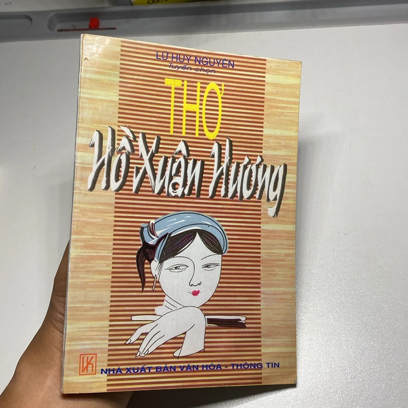 THƠ HỒ XUÂN HƯƠNG 474090