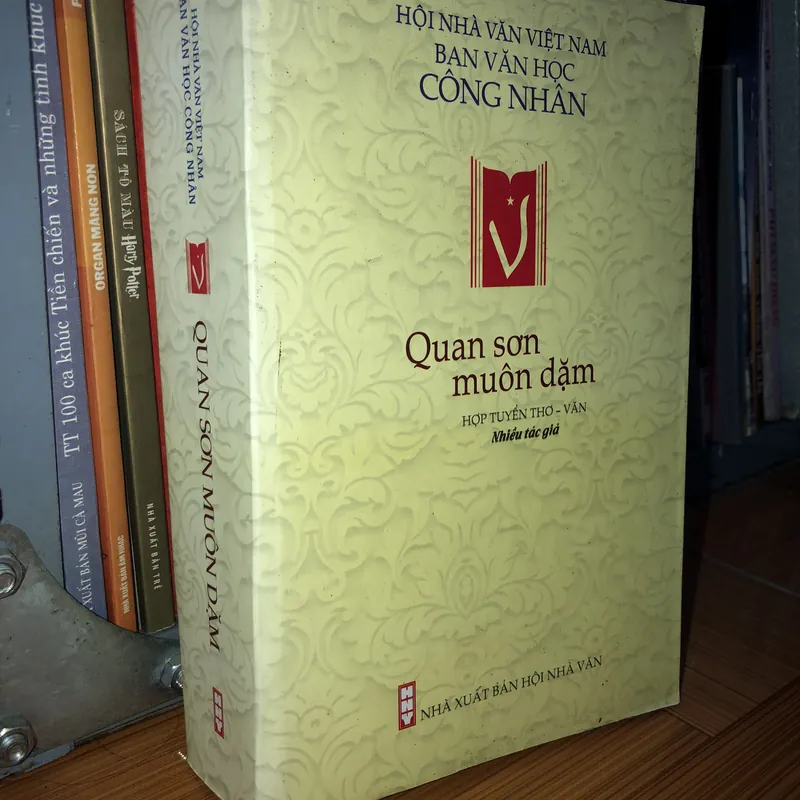 Quan Sơn Muôn Dặm  585322