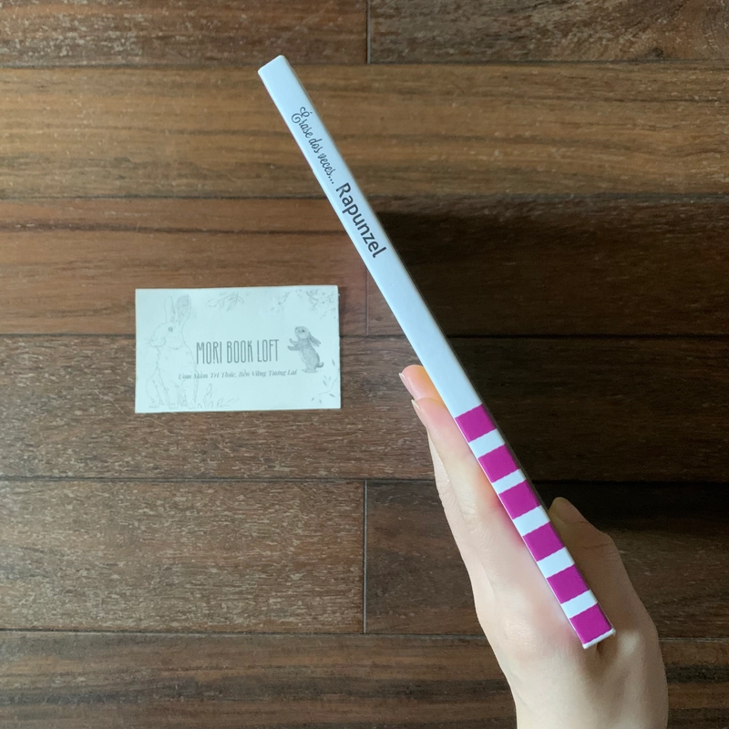 Sách Tiếng Tây Ban Nha Érase dos veces Rapunzel, Used, Bìa cứng, Like New 538143