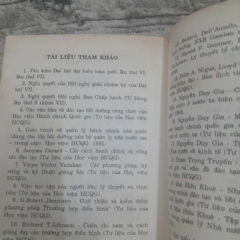 Phương pháp tình huống trong Đào Tạo Hành Chính. GS Tiến sỹ Ng Duy Gia và GS Mai Hữu Khuê. 750793