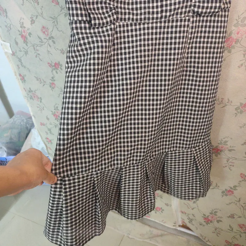 Đầm kaki caro trắng đen size M còn tốt 735487