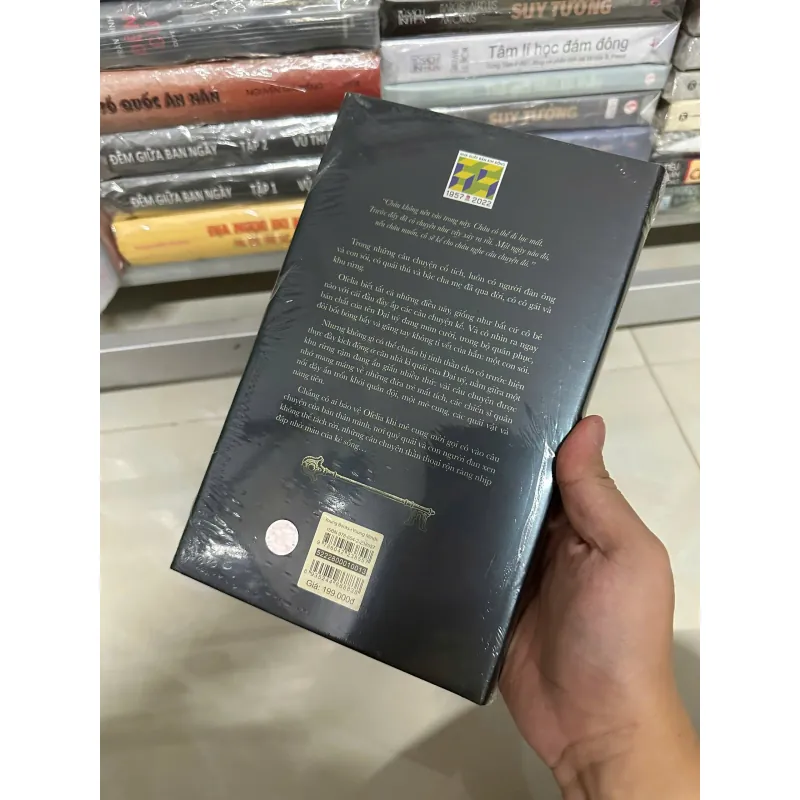 Mê cung Thần Nông (Pan's Labyrinth) - Guillermo del Toro (Bìa cứng) 698140