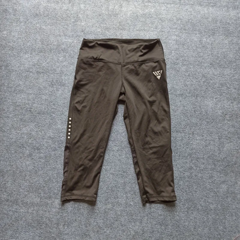 Quần ngố tập thể dục màu đen size M 933356