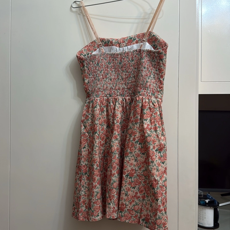 Váy 2 dây cúp ngực có lót. Size M 495504