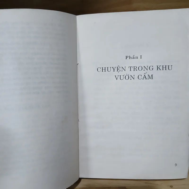 Chuyện Trong Khu Vườn Cấm (Tiểu Thuyết Tư Liệu) - Bá Dũng 591441