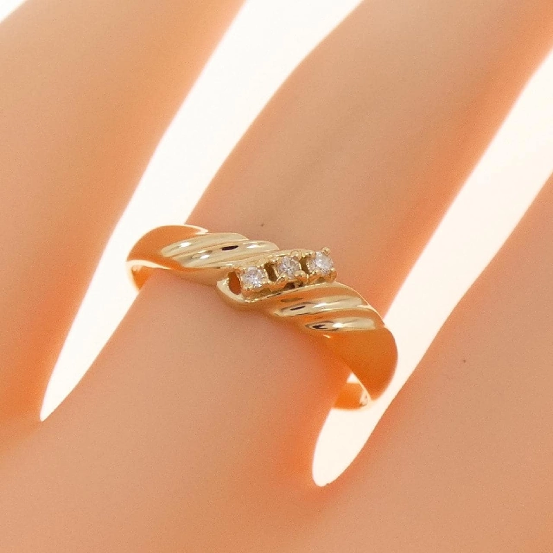 Nhẫn kim cương ba viên K18YG 0.03CT - Hàng hiệu Authentic 852266